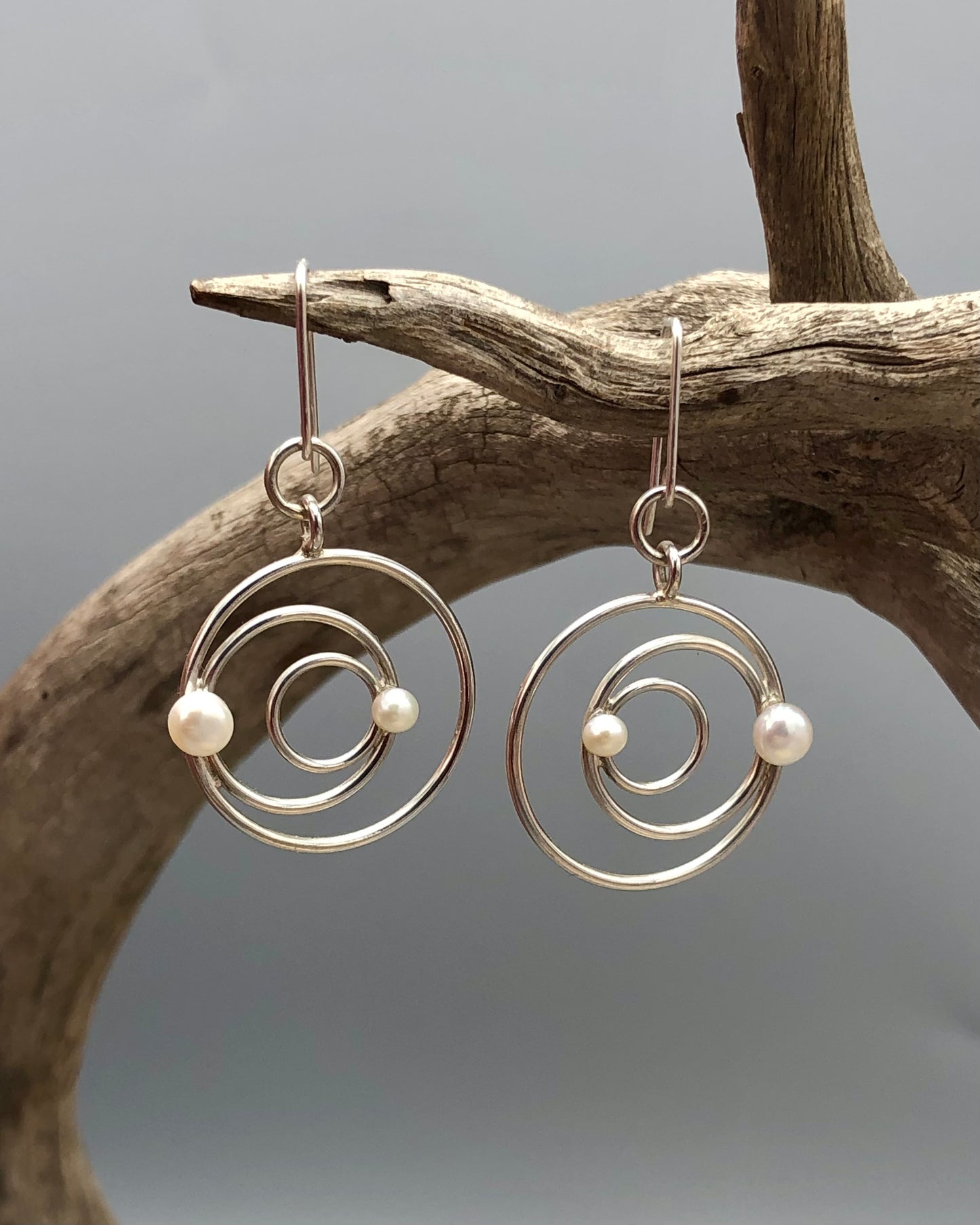 Blanc & Pearl - Orbiting Moons